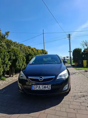 Opel Astra J 1.7 CDTI 2012