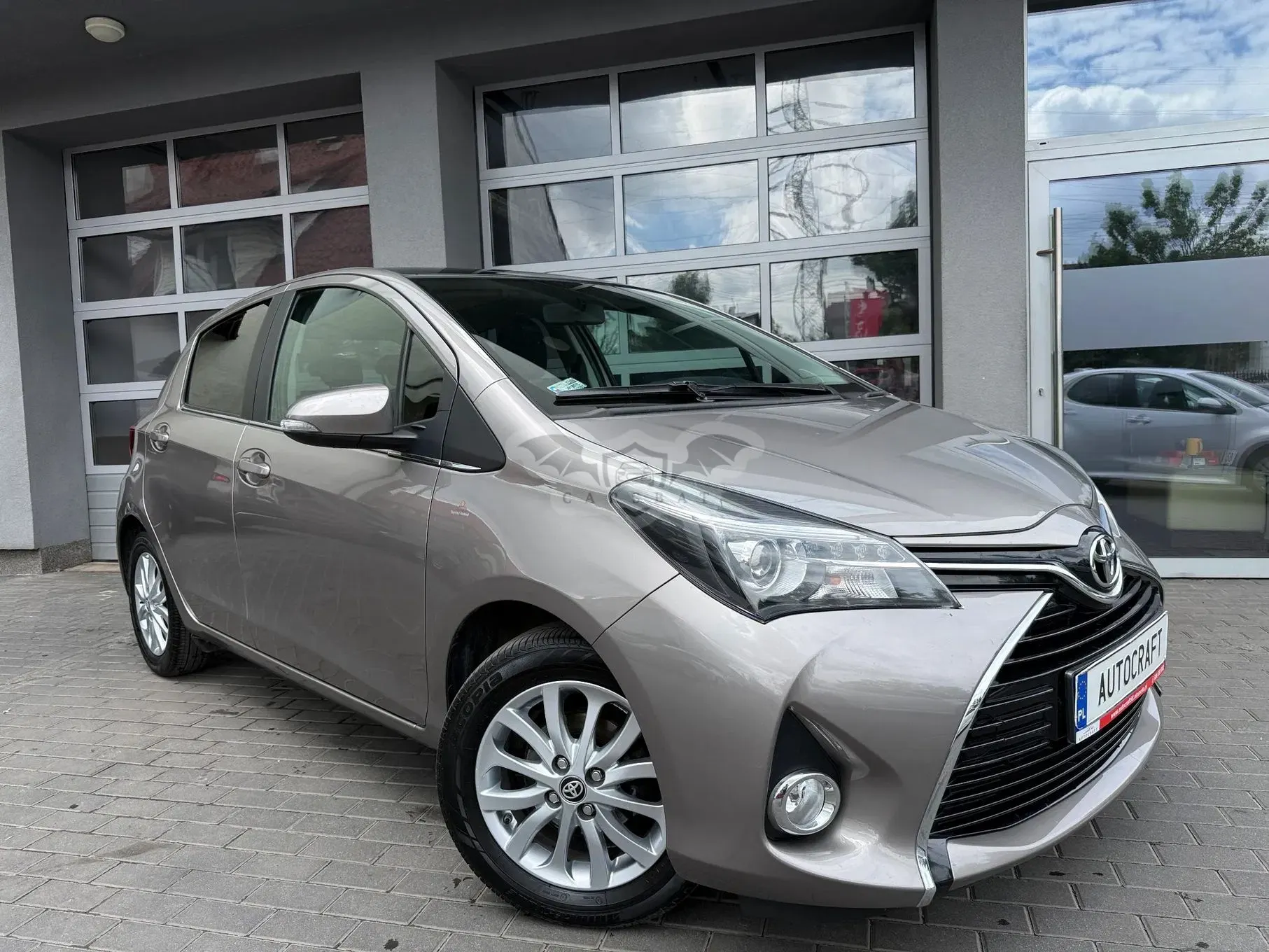 Toyota Yaris III 1.33 Selection Platinum 2014