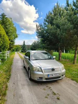 Toyota Avensis II 1.8 VVT-i Combi 2004