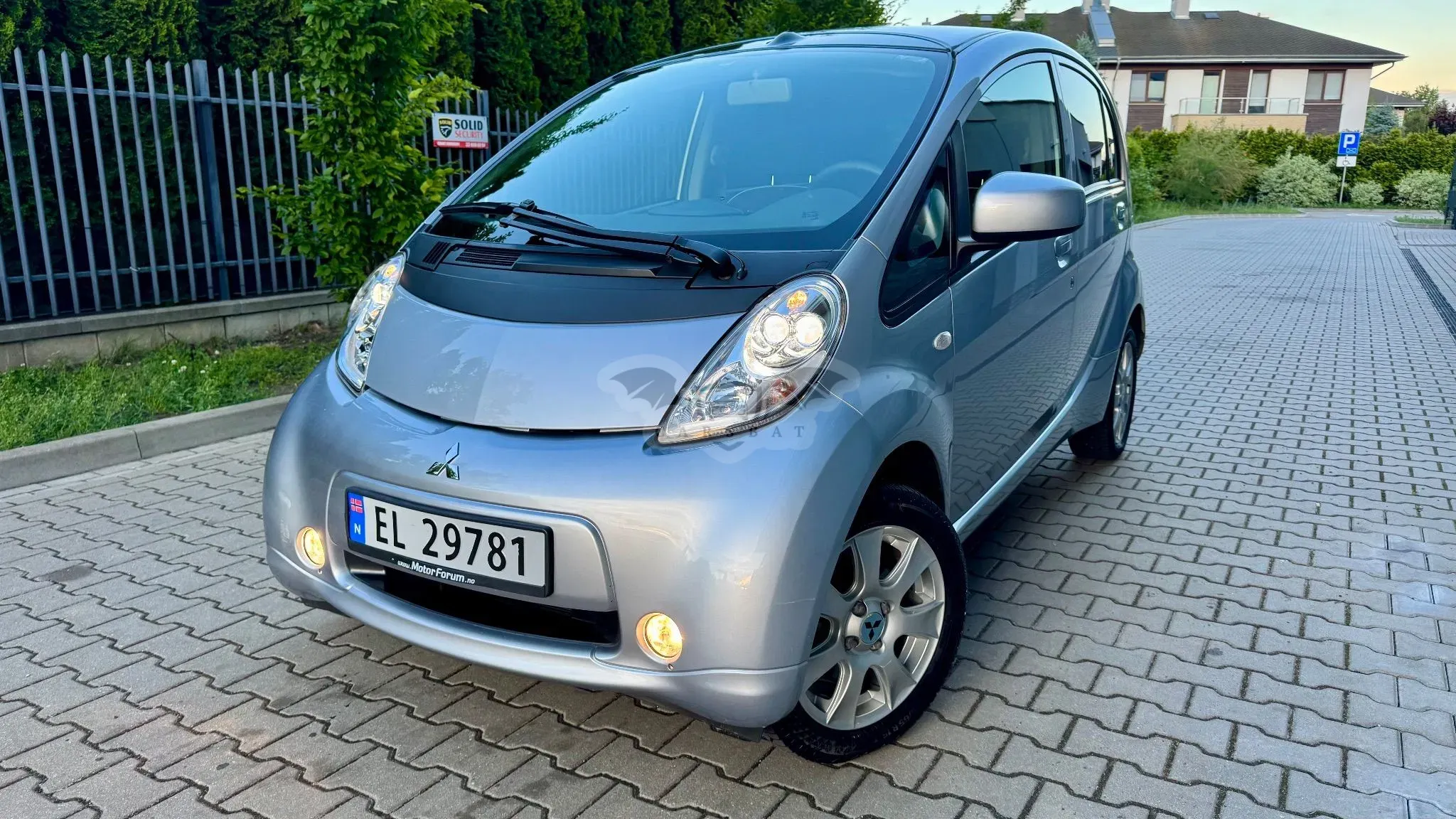 Mitsubishi i-MiEV Standard 2012