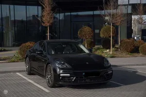 Porsche Panamera 4 E-Hybrid Platinum Edition 2022