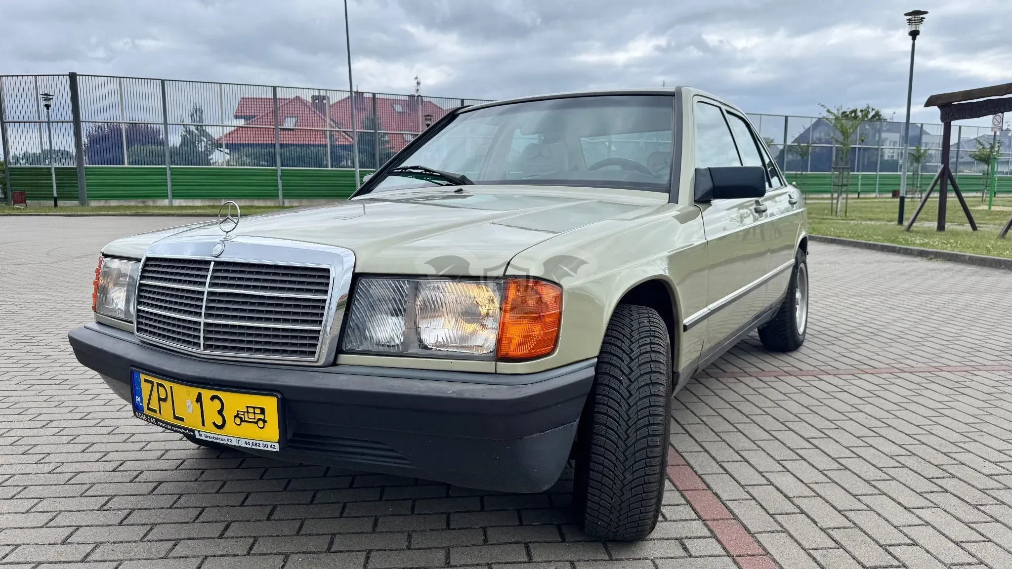 Mercedes-Benz 190 1983