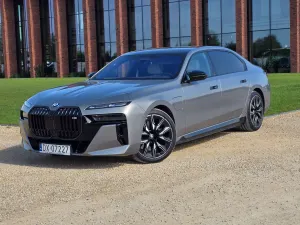 BMW 7 Series G70 M760e PHEV xDrive sport 2024
