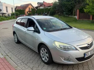 Opel Astra J 1.4 T Sport 2010