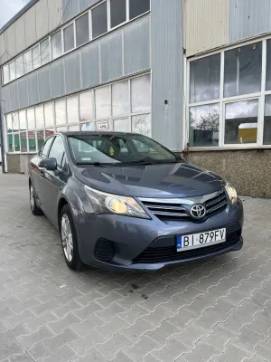 Toyota Avensis III 2.0 D-4D Sol 2015