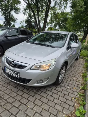 Opel Astra J 1.4 Turbo 2011