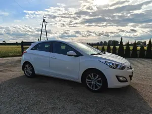 Hyundai i30 II blue 1.6 CRDi Trend 2013