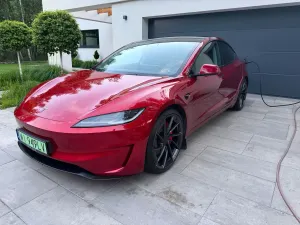 Tesla Model 3 2024