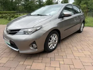 Toyota Auris II 1.33 VVT-i Premium Comfort 2013
