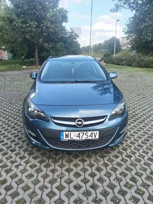 Opel Astra J 1.6 Enjoy 2012
