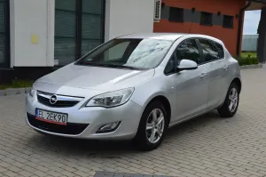 Opel Astra J 2010