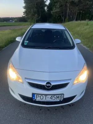 Opel Astra J 1.7 CDTI 2012