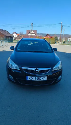 Opel Astra J 1.7 CDTI 2011
