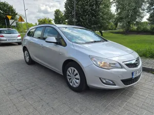Opel Astra J 1.7 CDTI DPF ecoFLEX Start/Stop 99g Active 2012