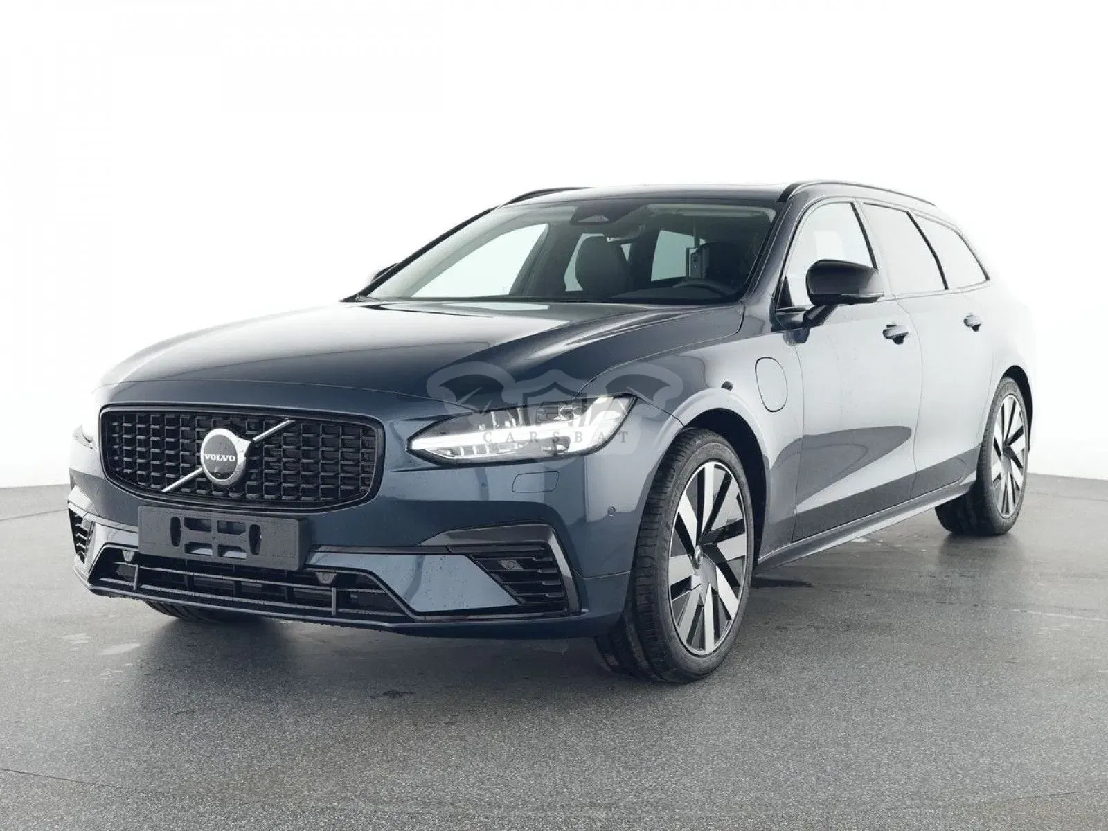 Volvo V90 2025