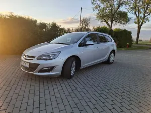 Opel Astra J 1.6 2012
