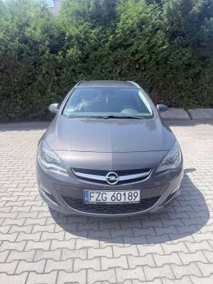 Opel Astra J 1.6 T Sport 2012
