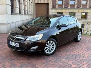Opel Astra J 1.4 T Cosmo 2012