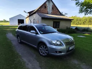 Toyota Avensis II 1.8 VVT-i Luna 2009