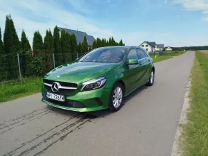 Mercedes-Benz A W176 180 (BlueEFFICIENCY) 7G-DCT Urban 2017