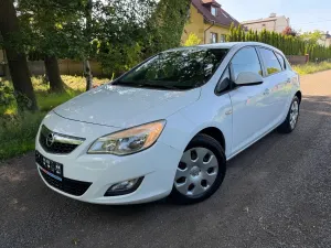 Opel Astra J 1.6 ecoFLEX Start/Stop 2010
