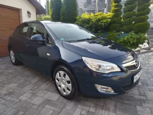 Opel Astra J 1.4 T Active 2012