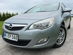 Opel Astra J 1.6 Essentia 2010