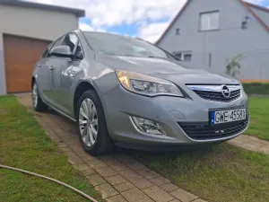 Opel Astra J 2012