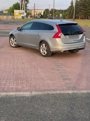 Volvo V60 I D5 AWD R-Design Summum 2013