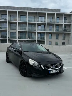 Volvo S60 II D4 Geartronic Linje Business 2011