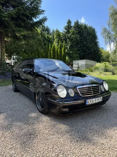Mercedes-Benz E W210 2001