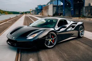 Ferrari 488 2016