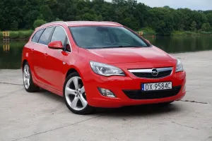 Opel Astra J 1.4 Turbo 2011