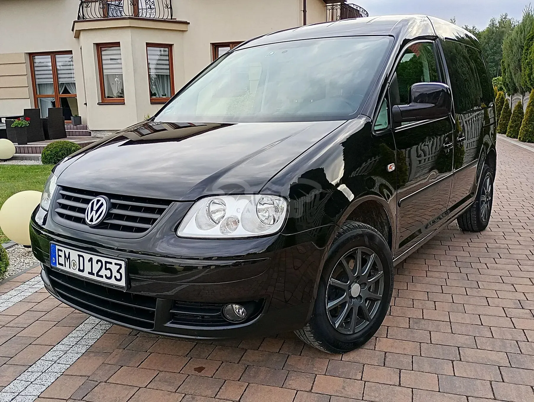 Volkswagen Caddy III ver-1-6-life-5--si- 2008