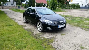 Opel Astra J 1.6 T Sport 2010