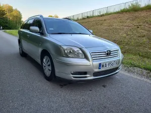 Toyota Avensis II 2.0 D-4D Sol 2005