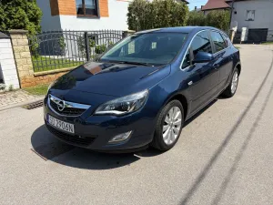 Opel Astra J 1.4 T Cosmo 2010