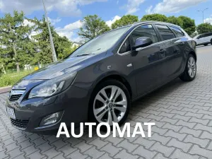 Opel Astra J 2011