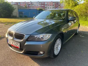 BMW 3 Series E90/E91/E92/E93 318i 2009