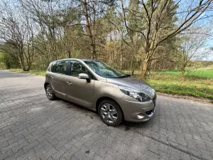 Renault Scenic III 1.5dCi TomTom Edition EDC 2011