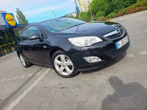 Opel Astra J 1.4 T Sport 2011