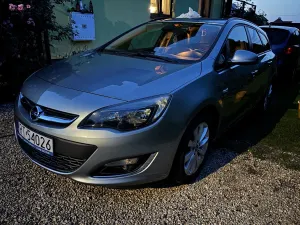 Opel Astra J 1.7 CDTI Edition 150 2012