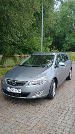 Opel Astra J 1.4 T Sport EU6 2011