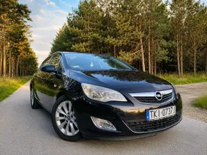 Opel Astra J 1.6 T Sport 2010