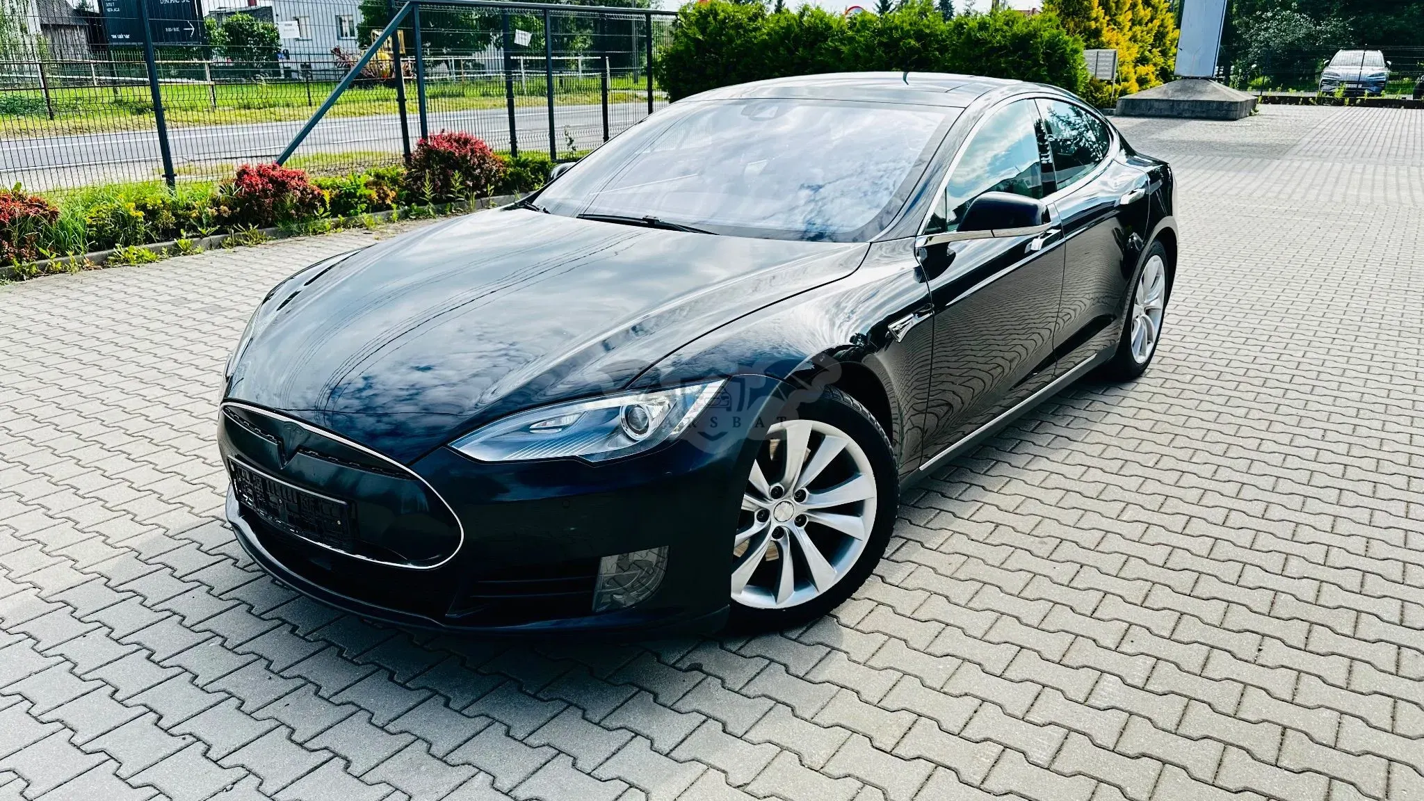 Tesla Model S 2015