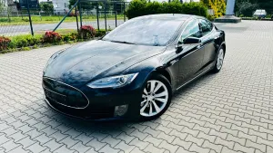 Tesla Model S 2015