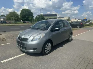 Toyota Yaris II 1.0 VVT-i Cool 2009