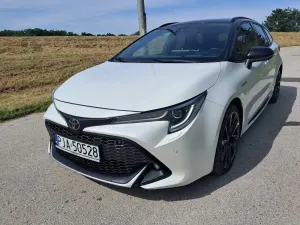 Toyota Corolla Seria E21 2.0 Hybrid GR Sport 2021
