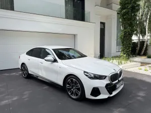 BMW 5 Series G60 520i mHEV M Sport sport 2023
