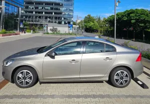 Volvo S60 II D3 2012